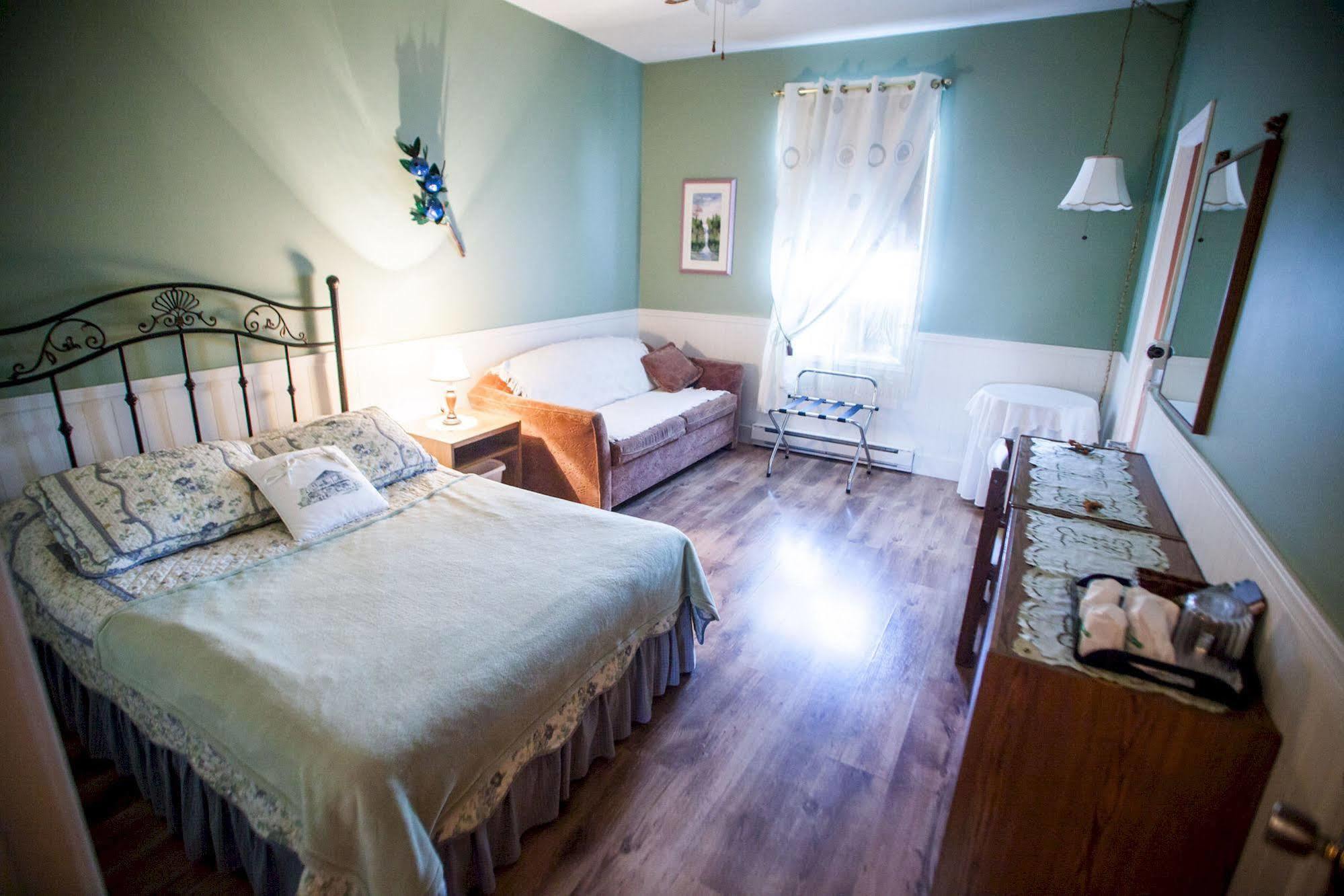 Auberge Presbytere Mont Lac-Vert Hébertville Esterno foto